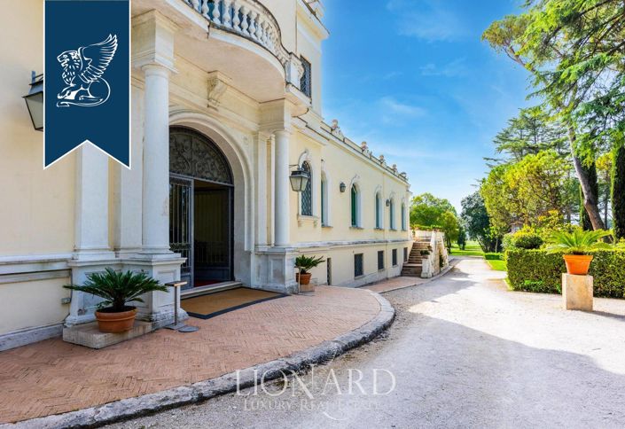 Image No.8-Villa de 21 chambres à vendre à Guidonia-Montecelio