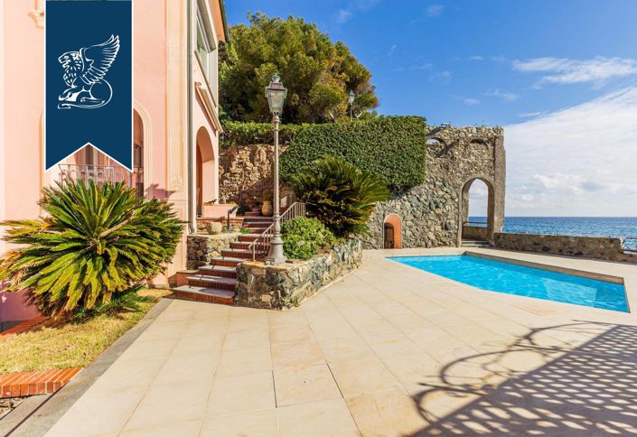 Image No.3-Villa de 8 chambres à vendre à Albisola Superiore