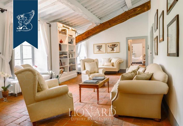 Image No.12-15 Bed Villa for sale