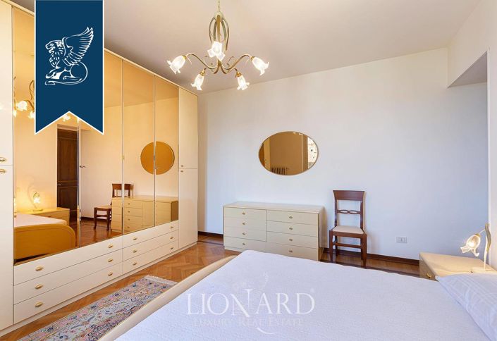 Image No.22-8 Bed Villa for sale