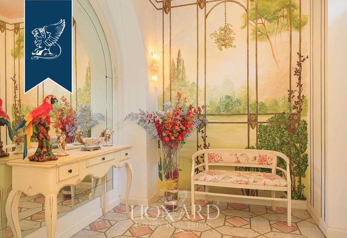 Image No.38-8 Bed Villa for sale