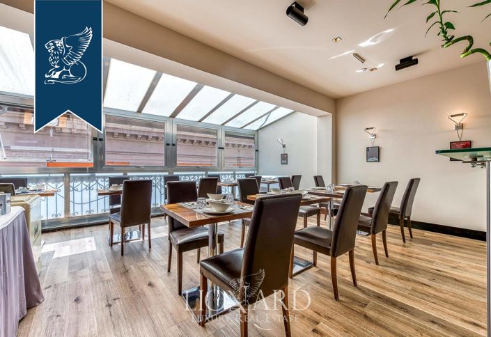 Image No.2-Un hôtel de 12 chambres à vendre à Naples