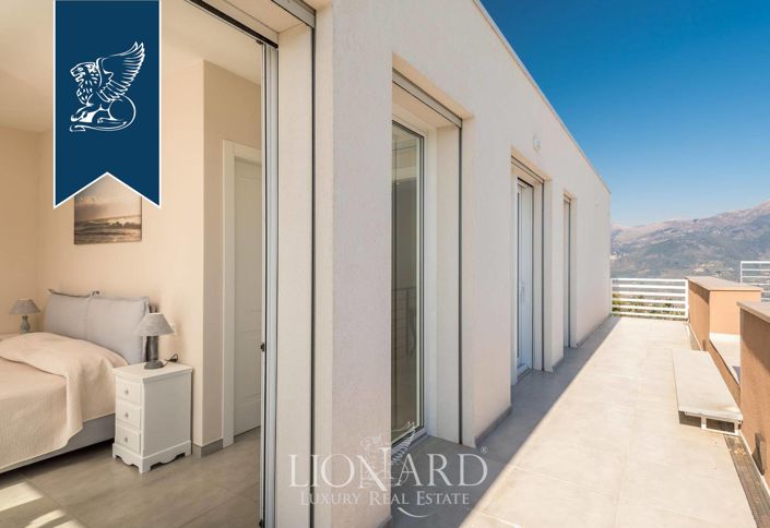 Image No.35-3 Bed Villa for sale