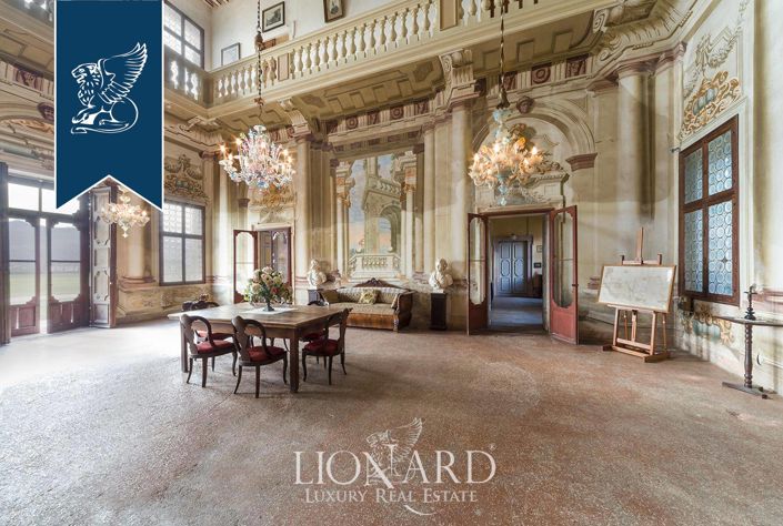 Image No.27-8 Bed Villa for sale