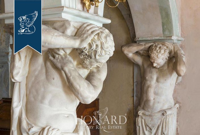 Image No.32-8 Bed Villa for sale