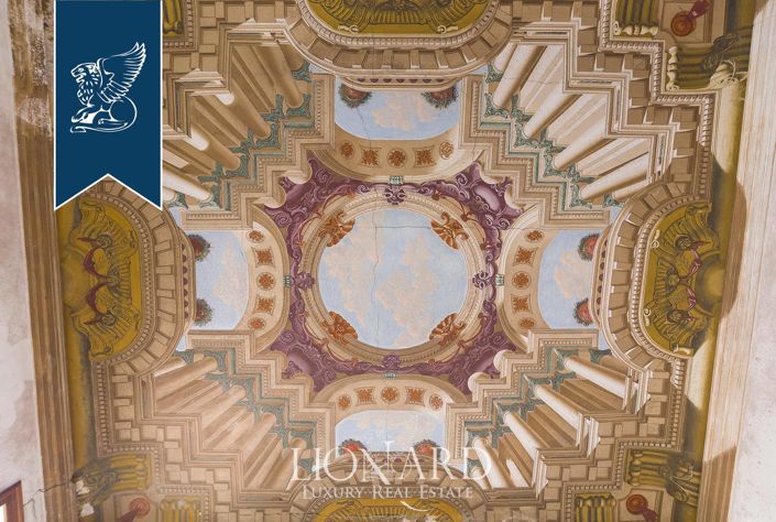 Image No.44-8 Bed Villa for sale