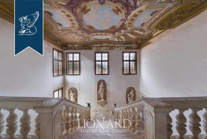 Image No.45-8 Bed Villa for sale