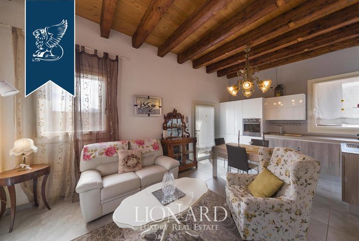 Image No.48-8 Bed Villa for sale