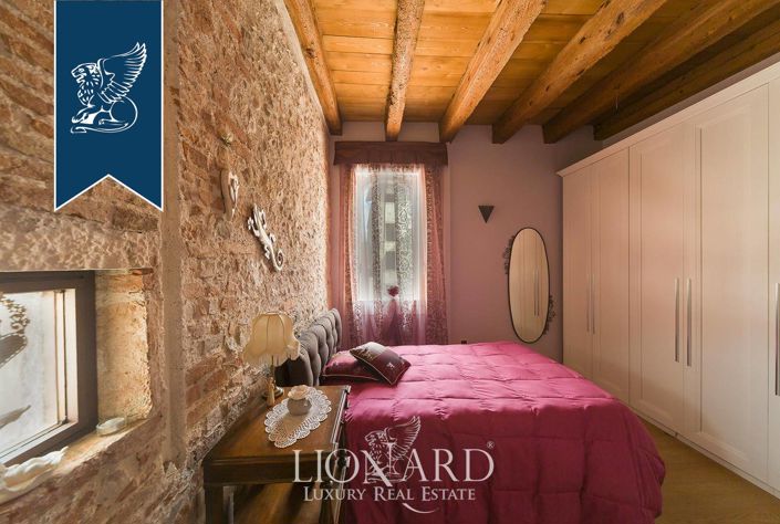 Image No.51-8 Bed Villa for sale