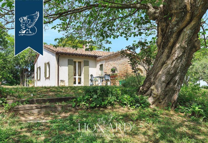 Image No.16-10 Bed Property for sale