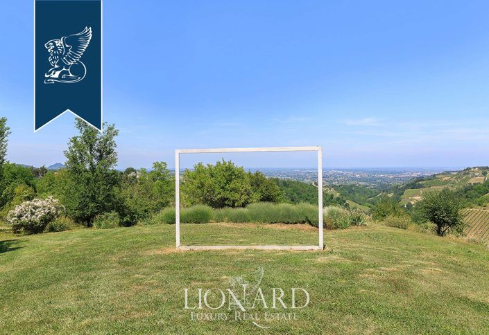 Image No.31-10 Bed Property for sale