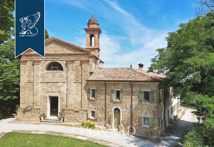 Image No.32-10 Bed Property for sale