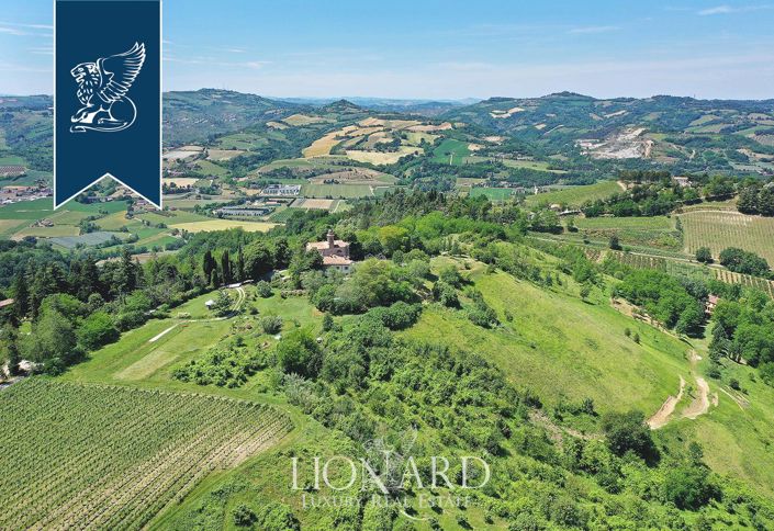 Image No.40-10 Bed Property for sale