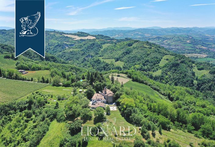 Image No.41-10 Bed Property for sale