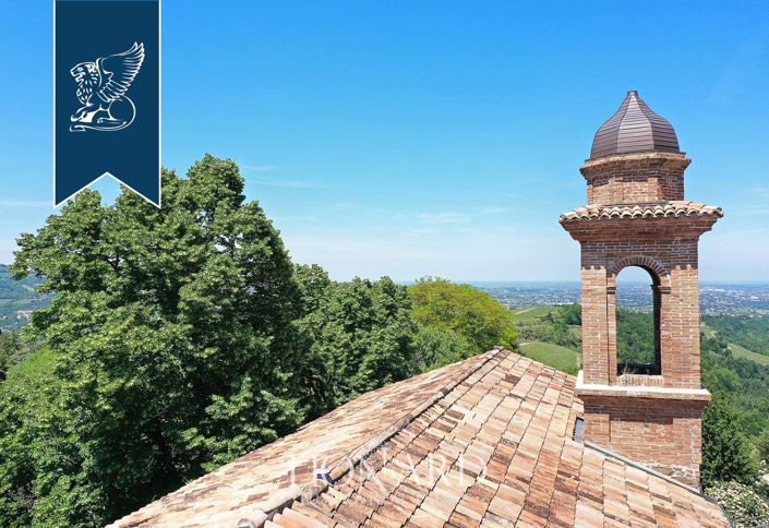 Image No.42-10 Bed Property for sale