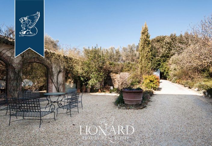 Image No.16-15 Bed Hotel for sale