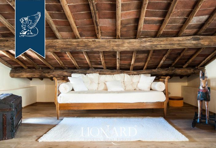 Image No.36-15 Bed Hotel for sale