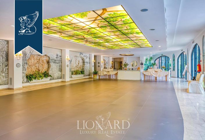 Image No.30-16 Bed Villa for sale