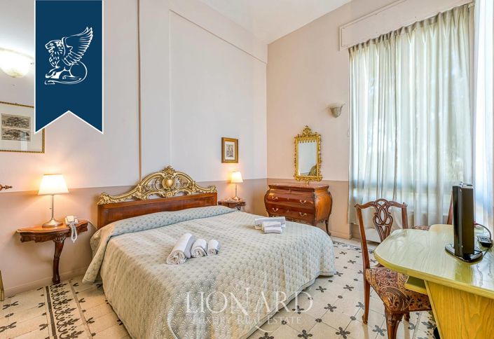 Image No.40-16 Bed Villa for sale