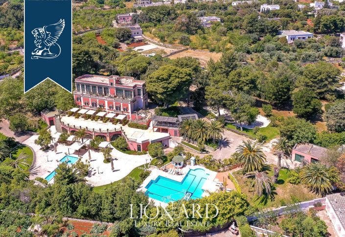 Image No.6-16 Bed Villa for sale