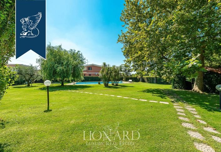 Image No.17-7 Bed Villa for sale