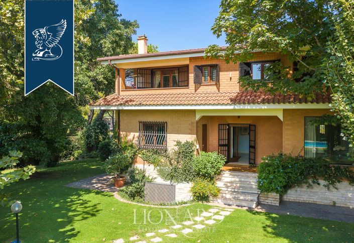 Image No.8-7 Bed Villa for sale