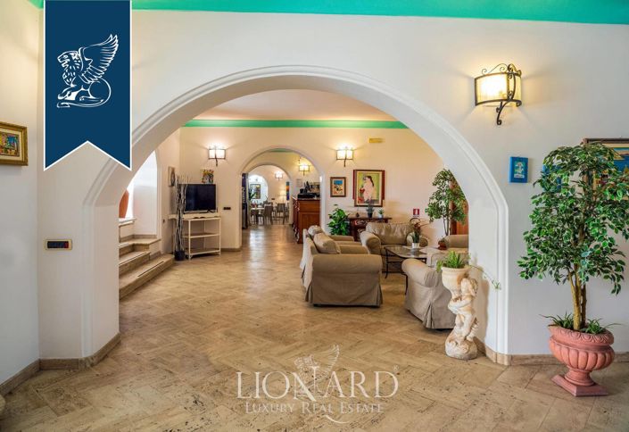 Image No.18-25 Bed Hotel for sale