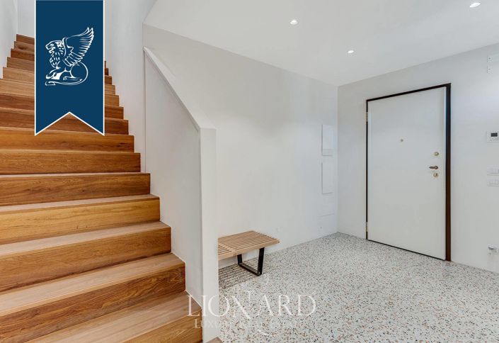 Image No.21-3 Bed Apartment for sale