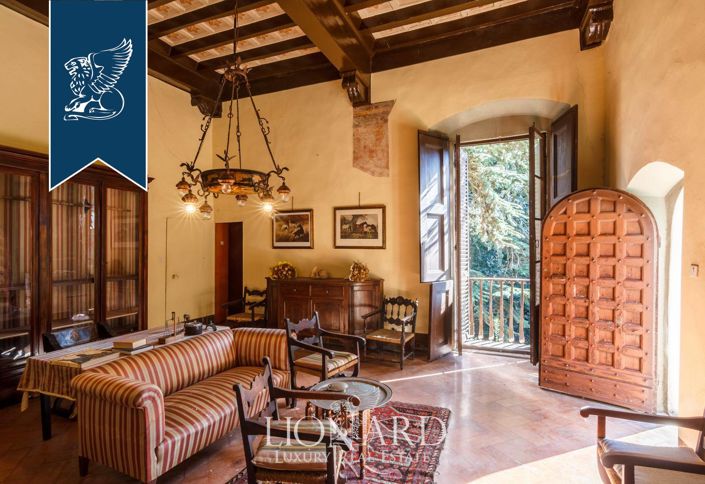 Image No.22-40 Bed Property for sale