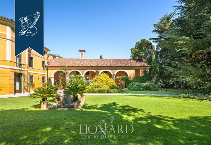 Image No.3-4 Bed Villa for sale