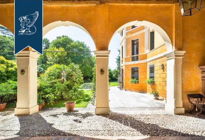 Image No.9-4 Bed Villa for sale