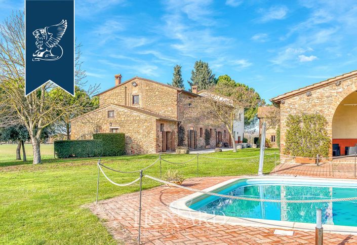 Image No.14-Ferme de 9 chambres à vendre à Bettona