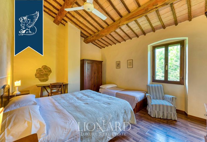 Image No.27-Ferme de 9 chambres à vendre à Bettona