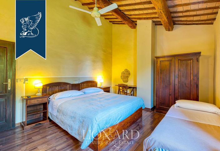 Image No.28-Ferme de 9 chambres à vendre à Bettona