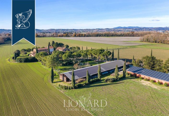 Image No.34-Ferme de 9 chambres à vendre à Bettona