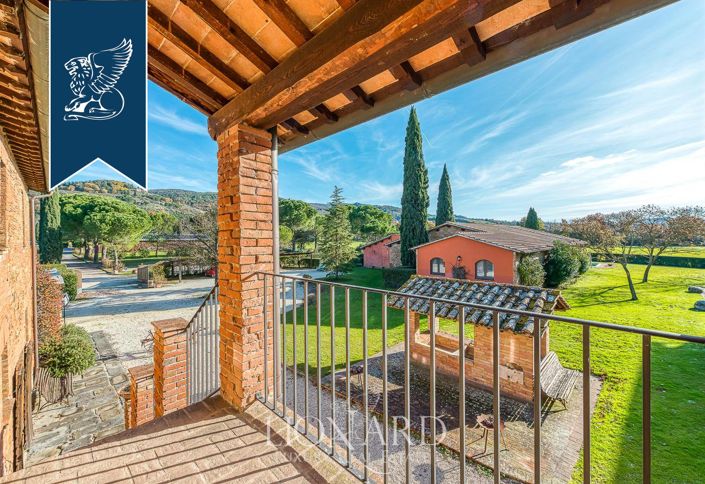 Image No.6-Ferme de 9 chambres à vendre à Bettona