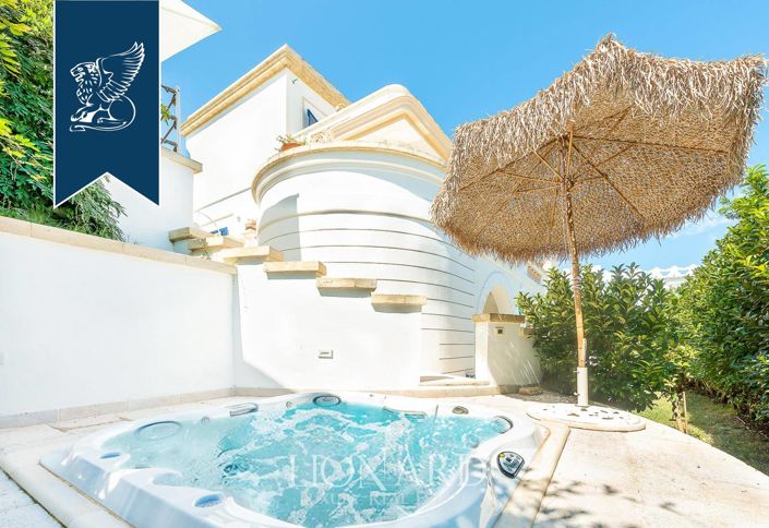 Image No.30-6 Bed Villa for sale