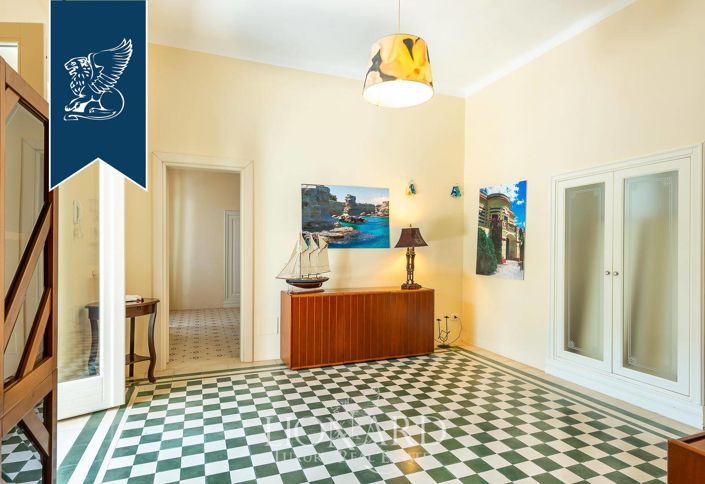 Image No.58-6 Bed Villa for sale