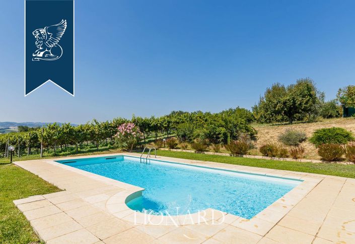 Image No.24-6 Bed Farmhouse for sale