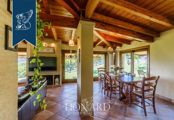 Image No.34-6 Bed Farmhouse for sale