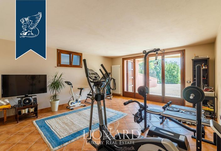 Image No.43-6 Bed Farmhouse for sale