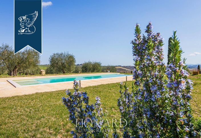 Image No.16-21 Bed Hotel for sale