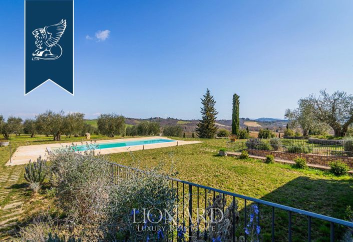 Image No.18-21 Bed Hotel for sale