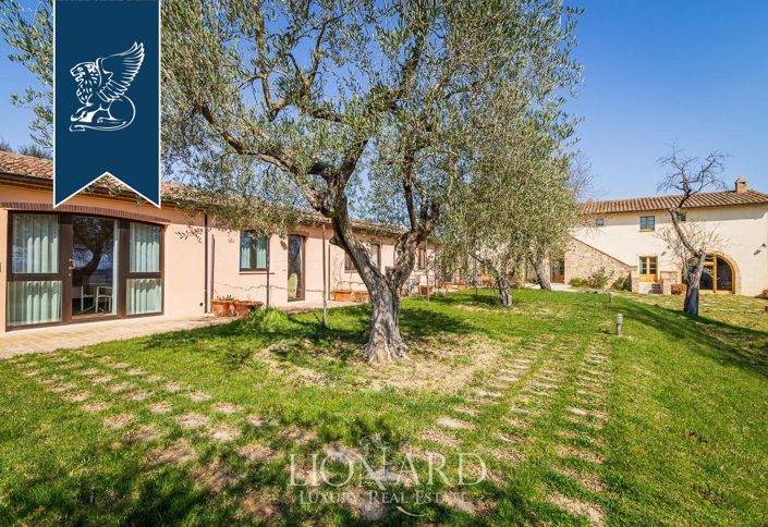 Image No.37-21 Bed Hotel for sale