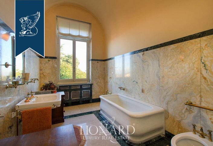 Image No.50-10 Bed Villa for sale