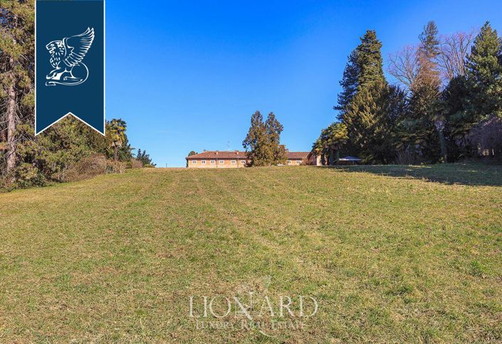 Image No.48-15 Bed Villa for sale