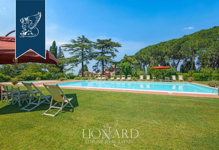 Image No.8-10 Bed Villa for sale