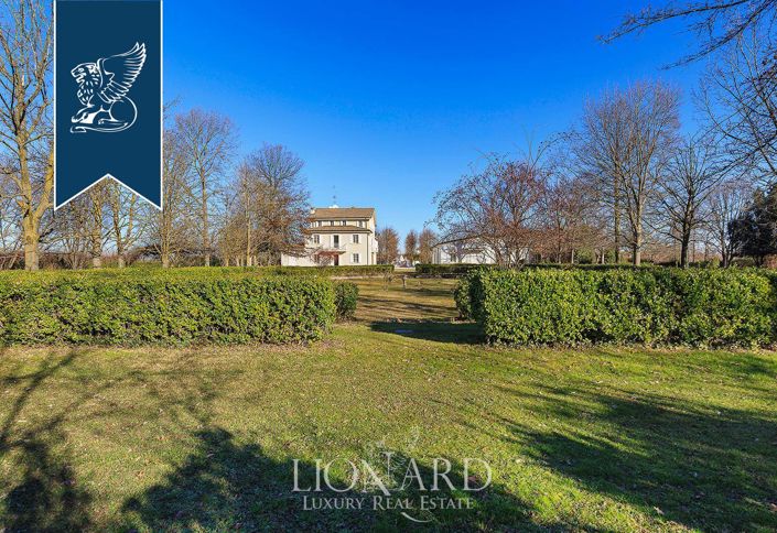 Image No.19-7 Bed Villa for sale