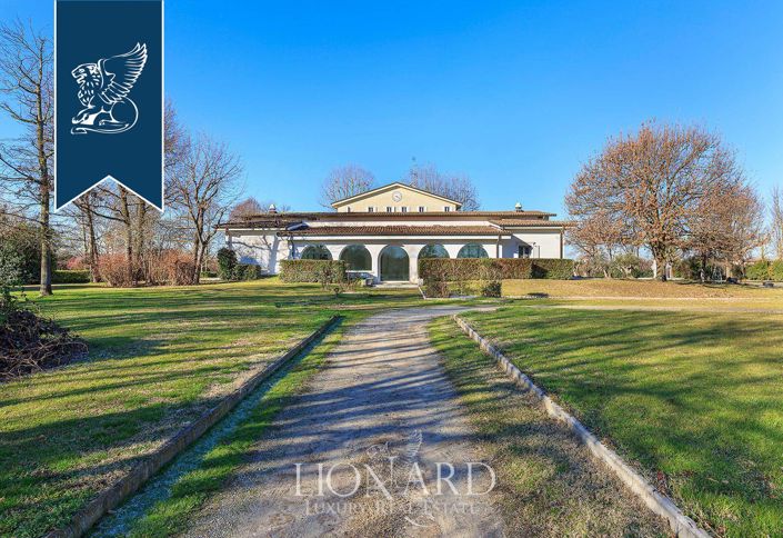 Image No.2-7 Bed Villa for sale