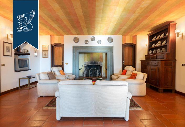 Image No.17-9 Bed Villa for sale